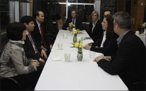 เครือบริษัทไนกี้และอินเทลของสหรัฐจะขยายการลงทุนและการผลิตในเวียดนาม