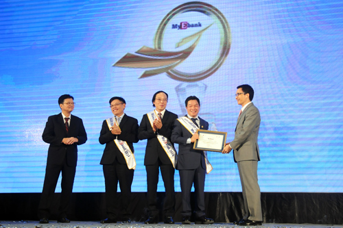 พิธีมอบรางวัลธนาคารอิเล็กทรอนิกส์ที่ได้รับความนิยมมากที่สุดในเวียดนาม