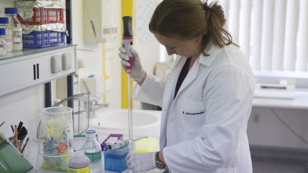 สหรัฐประสบความสำเร็จในการทดลองวัคซีนป้องกันไวรัสอีโบลาในคน