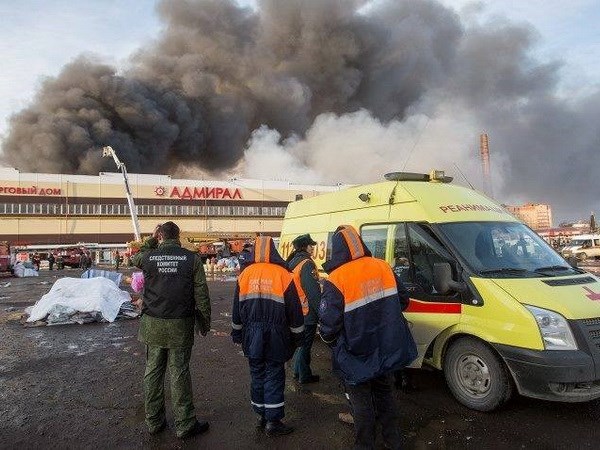 สาธารณรัฐตาตาร์สถานประกาศไว้ทุกข์ทั่วประเทศเพื่อรำลึกถึงผู้เสียชีวิตจากเหตุไฟไหม้ศูนย์การค้าแอดมิรัล