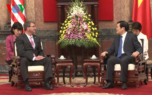 ประธานประเทศเจืองเติ๊นซางให้การต้อนรับรัฐมนตรีว่าการกระทรวงกลาโหมสหรัฐ