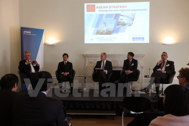 การสัมมนาเกี่ยวกับยุทธศาสตร์อาเซียนที่ประเทศอังกฤษ