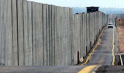 อิสราเอลก่อสร้างกำแพงความมั่นคงตามแนวชายแดนที่ติดกับจอร์แดน