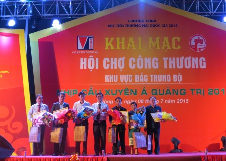 งานแสดงสินค้าอุตสาหกรรมและพาณิชย์เขตภาคกลางตอนเหนือ–สะพานข้ามเอเชียกว๋างจิปี๒๐๑๕