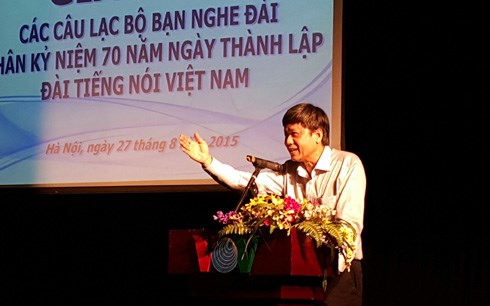 การพบปะสังสรรค์สโมสรผู้ฟังสถานีวิทยุเวียดนาม