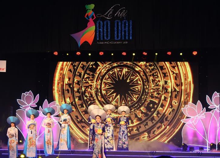 Пятый фестиваль женского платья «аозай» в г.Хошимине пройдет с 3 по 25 марта 2018 г.