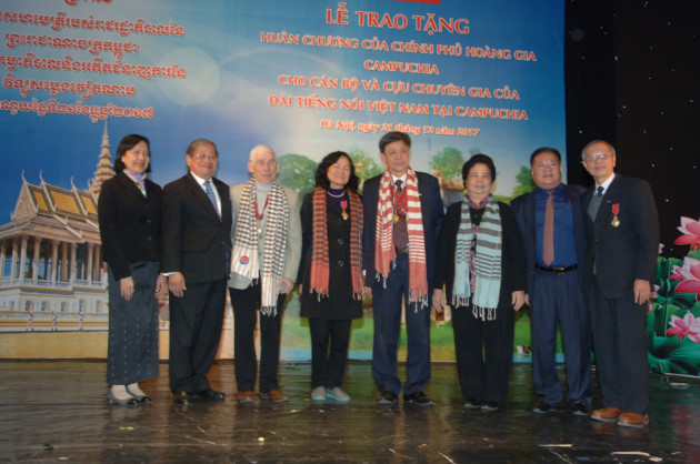 เรื่องราวของผู้ที่มีส่วนร่วมสร้างสรรค์สถานีวิทยุแห่งชาติกัมพูชา