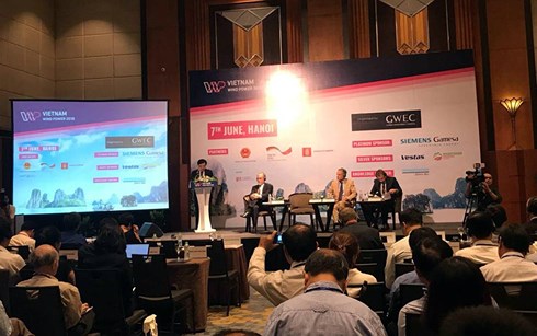 สมาคมไฟฟ้าพลังงานลมโลกพร้อมช่วยเหลือเวียดนามในการพัฒนาไฟฟ้าพลังงานลม