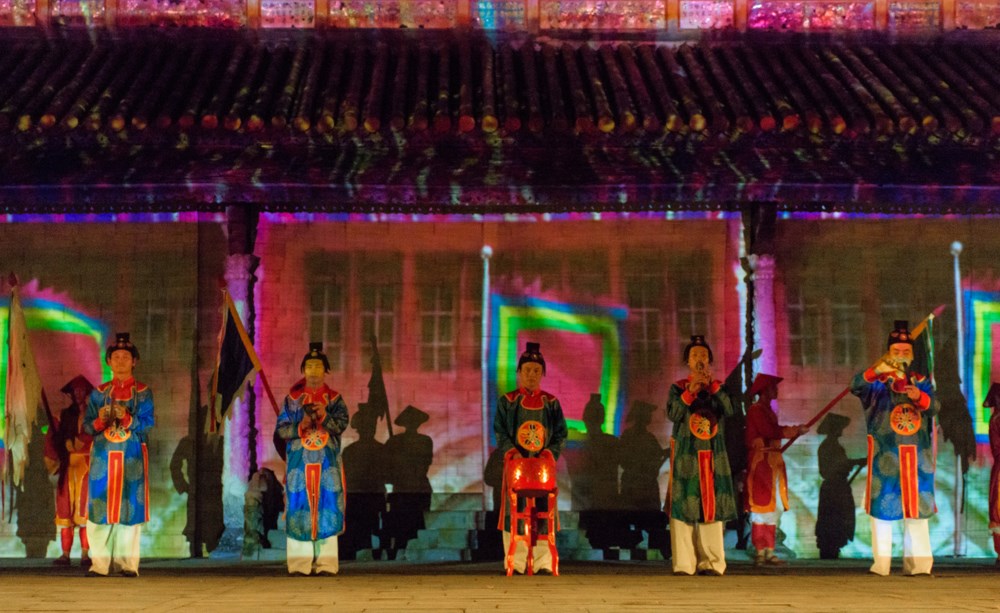 เปิดรายการ “สีสันพระราชวัง” ณ เขตพระราชวังในกรุงเก่าเว้