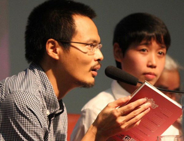 รัฐบาลฝรั่งเศสมอบเหรียญอิสริยาภรณ์ชั้นอัศวินสาขาศิลปะและวรรณกรรมให้แก่นาย เหงวียนเหญิดแอง