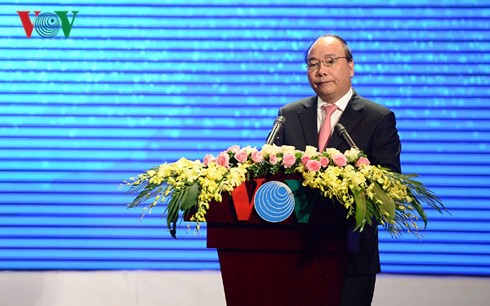 นายกรัฐมนตรีเวียดนามให้สัมภาษณ์นักข่าวของหนังสือพิมพ์ The Straits Times