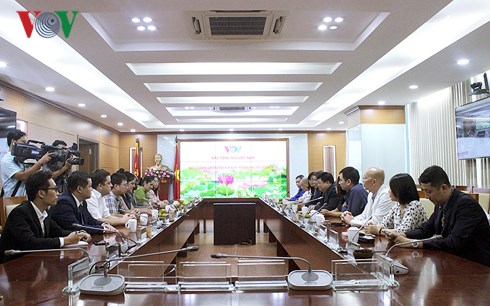 ผลักดันความร่วมมือระหว่างสถานีวิทยุเวียดนามกับหนังสือพิมพ์ Granma