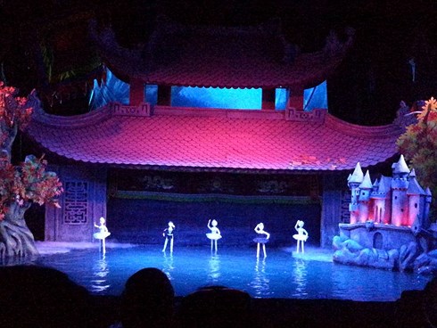 เวียดนามแสดงบทละครหุ่นกระบอกเกี่ยวกับการเปลี่ยนแปลงของสภาพภูมิอากาศในงานมหกรรมหุ่นกระบอกนานาชาติครั้งที่5