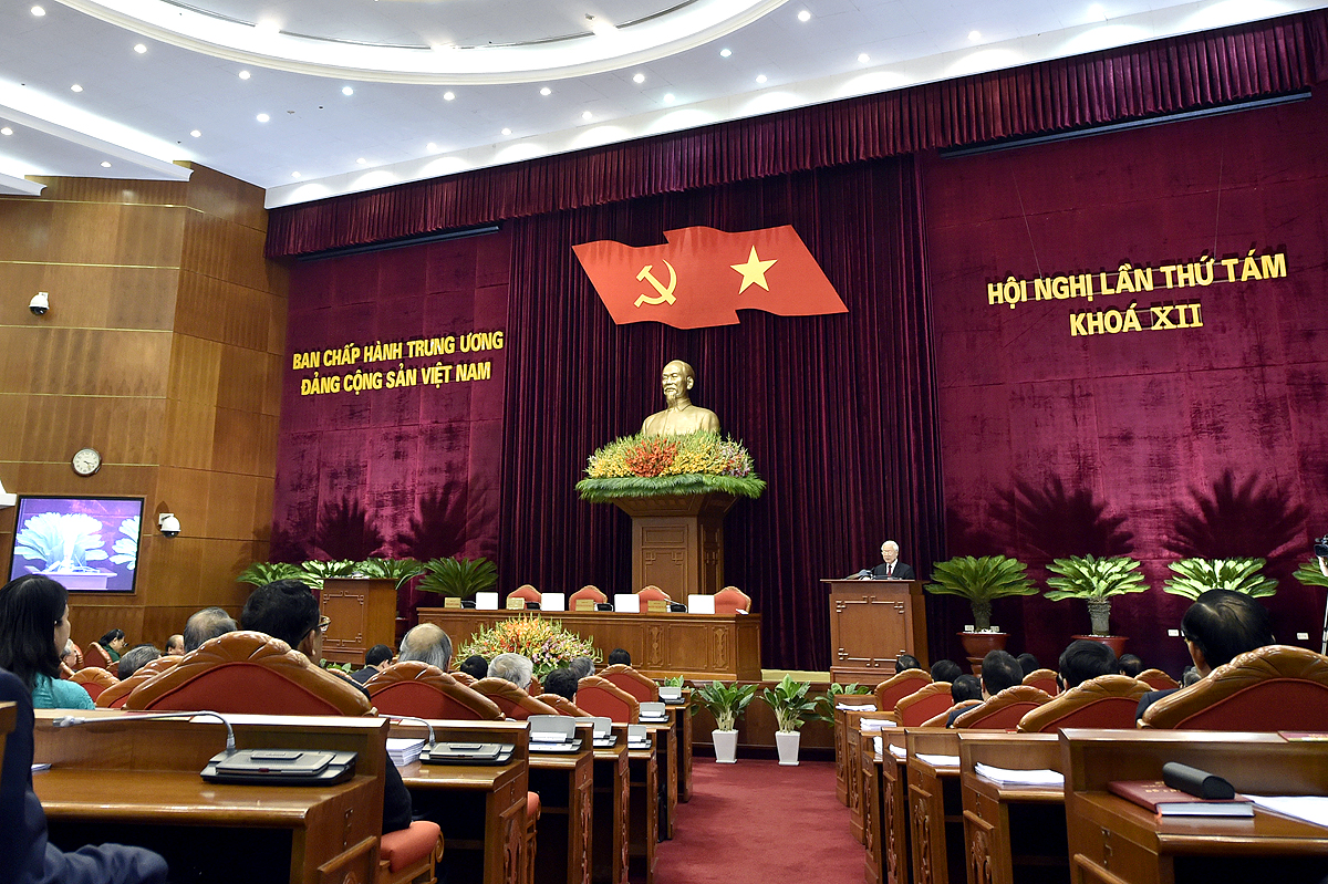 การประชุมครั้งที่8คณะกรรมการกลางพรรคสมัยที่12เสร็จสิ้นลงด้วยผลสำเร็จอย่างงดงาม