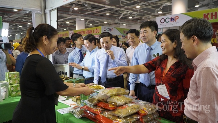 เปิดงานแสดงสินค้า OCOP จังหวัดกว๋างนิง –ฤดูร้อนปี 2020