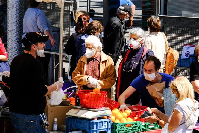 หลายประเทศเริ่มผ่อนปรนมาตรการยับยั้งการแพร่ระบาดของโรคโควิด -19