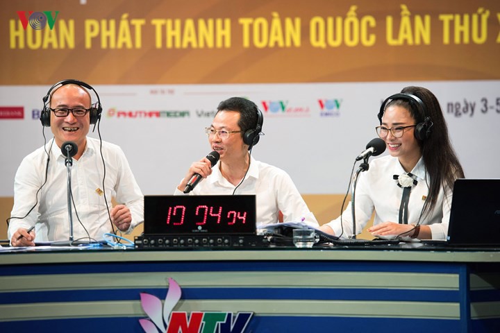 งานมหกรรมวิทยุกระจายเสียงทั่วประเทศครั้งที่ 14 นิมิตหมายของการเปลี่ยนแปลงใหม่และความหลากหลาย