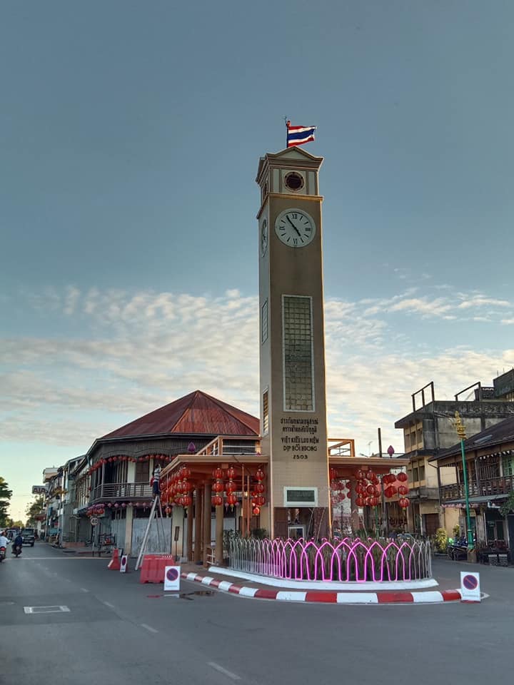 หอนาฬิกาเวียดนามอนุสรณ์ในจังหวัดนครพนม-สัญลักษณ์มิตรภาพเวียดนาม-ไทย