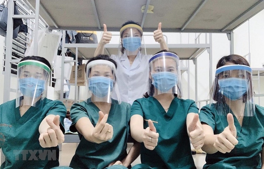 บทเพลงสดุดีกองกำลังที่อยู่แถวหน้าในการป้องกันและรับมือการแพร่ระบาดของโรคโควิด -19