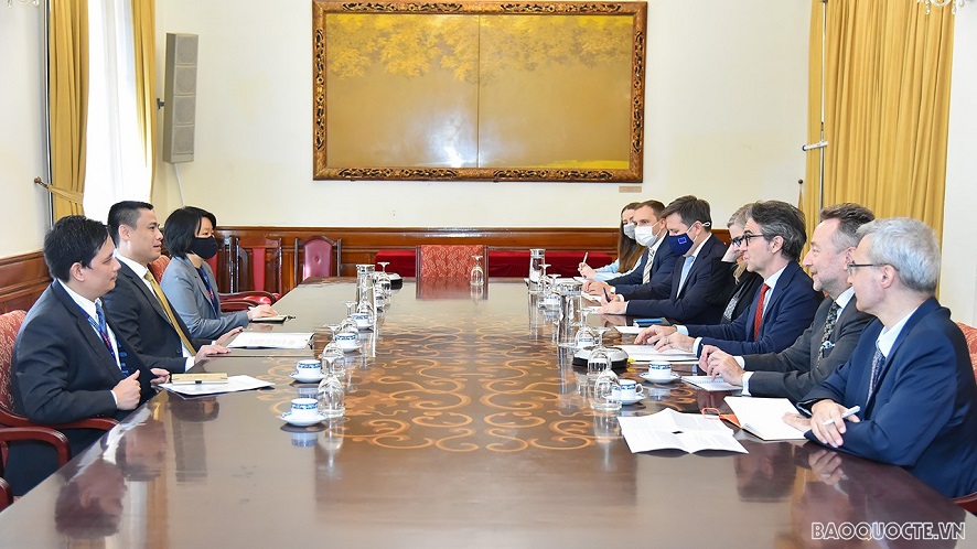 เวียดนามและอียูหารือเกี่ยวกับความร่วมมือทวิภาคีและพหุภาคี