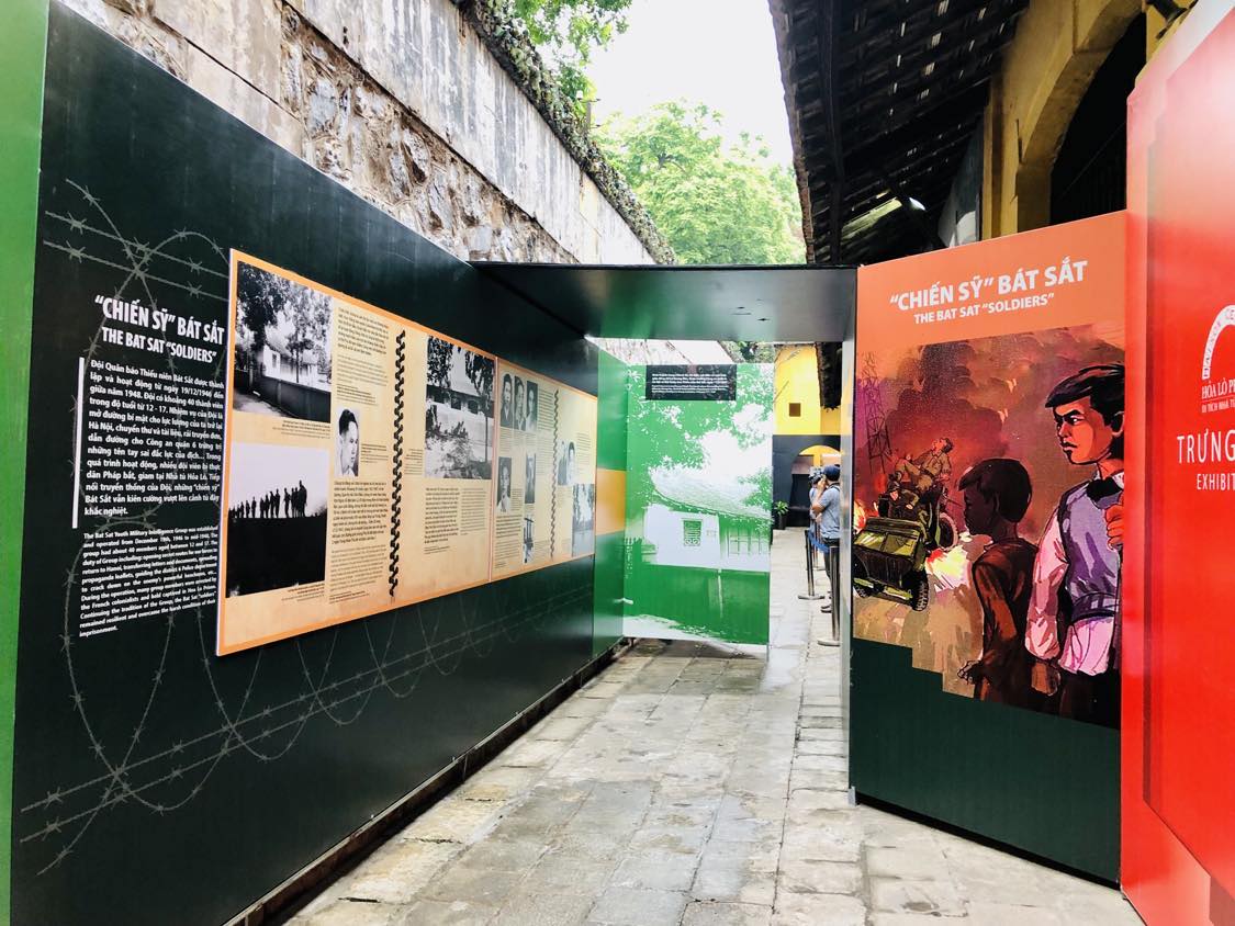 งานนิทรรศการ”  ต้นอ่อนบนก้อนหิน” ที่โบราณสถานเรือนจำหวาหล่อ