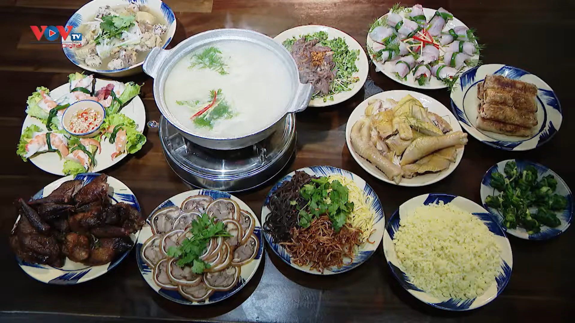 เมนูอาหารช่วงเทศกาลตรุษเต๊ต  ข้าวต้มปลาอ๊ามหรือข้าวต้มปลาช่อน