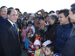 ท่าน Nguyen Sinh Hung ประธานรัฐสภาลงพื้นที่อำเภอเกาะ Bach Long Vi