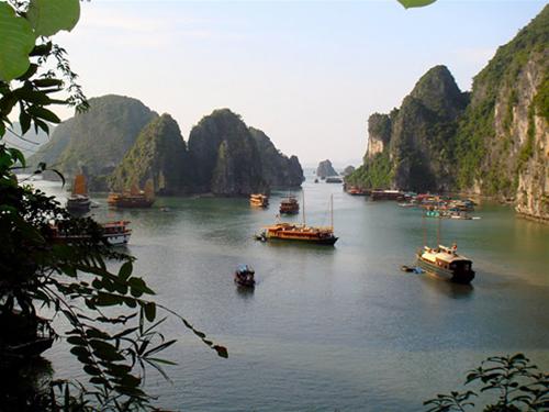 ชาวไทยกับอ่าวฮาลอง