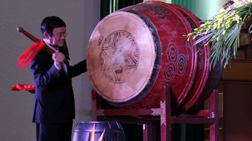 ประธานประเทศเข้าร่วมพิธีเปิดปีการศึกษาใหม่ ณ มหาวิทยาลัยสังคมศาสตร์และมนุษยศาสตร์ฮานอย