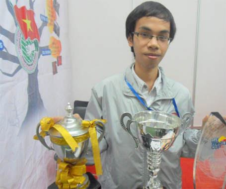 พบปะกับเยาวชนที่มีความสามารถด้านวิทยาศาสร์เทคโนโลยีทั่วประเทศ