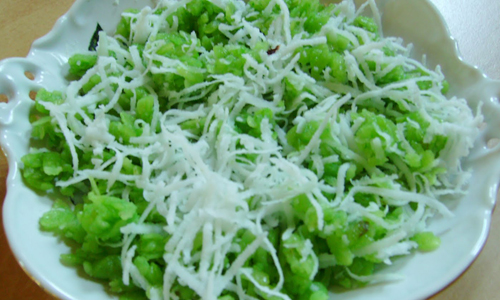 อาชีพทำข้าวเม่าDẹp สูตรพิเศษของชนเผ่าเขมรในจังหวัด ซอกจัง