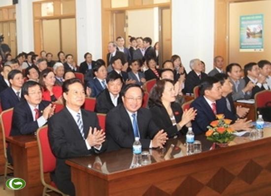 นายกฯลงพื้นที่พบปะกับผู้มีสิทธิ์เลือกตั้งเมืองท่าไฮฟอง