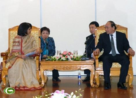 รองนายกฯเหงวียนซวนฟุกให้การต้อนรับนักอุปถัมภ์ด้านการป้องกันโรคเอดส์