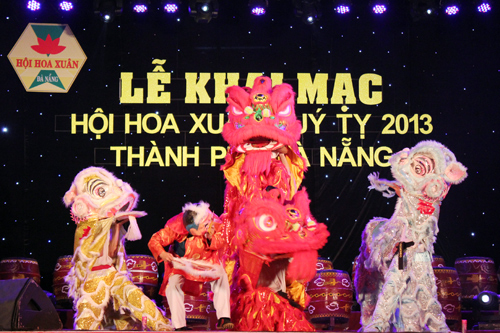 กิจกรรมการบันเทิงช่วงตรุษเต๊ต ดึงดูดนักท่องเที่ยวจำนวนมาก