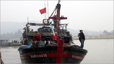 ชาวประมงจังหวัดแค้งหว่าเปิดทะเลเจื่องซาเริ่มฤดูกาลจับปลาใหม่