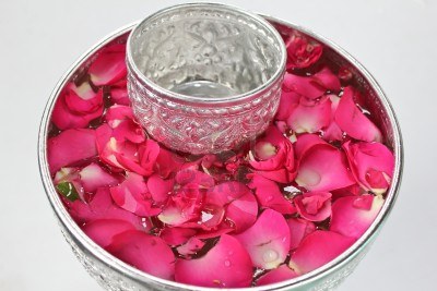 สวัสดีวันปีใหม่ไทย - สุขสันต์วันสงกรานต์