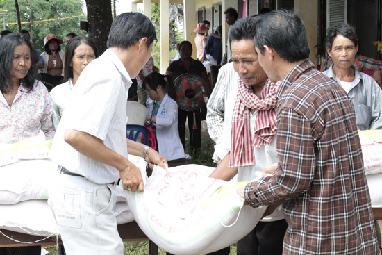 สถานประกอบการเวียดนามลงทุนพัฒนาชุมชนในกัมพูชา