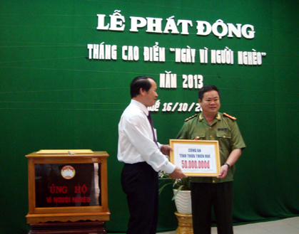 เริ่มกิจกรรมแห่งเดือนที่เร่งด่วนเพื่อผู้ยากจน