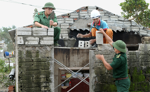 ผู้บริหารส่วนกลางตรวจการแก้ไขผลเสียหายจากพายุและอุทกภัยในภาคกลาง