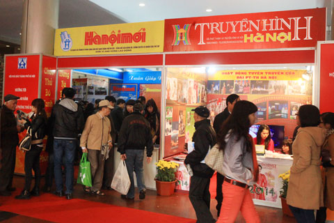 เปิดงานเทศกาลหนังสือพิมพ์ฉบับตรุษเต๊ตปีมะเมีย-ฮานอย2014
