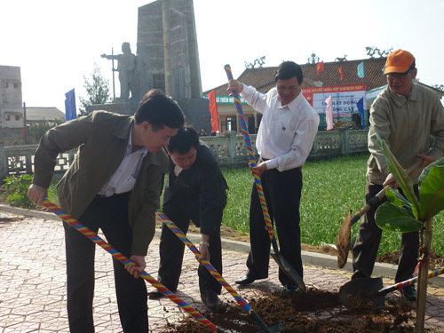 เทศกาลปลูกต้นไม้ปีใหม่ที่อ.เกาะหลีเซินจ.กว๋างหงาย