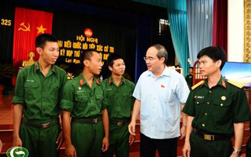 ให้ความดูแลเอาใจใส่และปรับปรุงนโยบายต่อผู้ที่บำเพ็ญประโยชน์ต่อชาติ