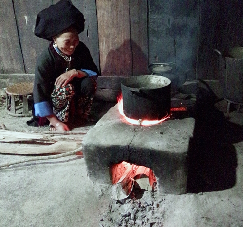 เตาไฟในชีวิตวัฒนธรรมทางจิตวิญญาณของชาวเย้าเคา