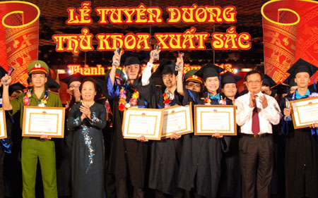 การศึกษาคือนโยบายแห่งชาติเพื่อพัฒนาประเทศ