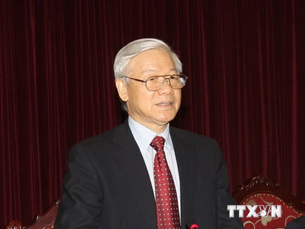 เลขาธิการใหญ่พรรคให้การต้อนรับเอกอัครราชทูตรัสเซียประจำเวียดนาม