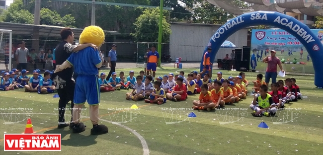 ศูนย์ฟุตบอล  S&A Academy สัญลักษณ์แห่งมิตรภาพเวียดนาม-ไทย