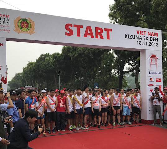 การแข่งขันวิ่งผลัด Kizuna Ekiden 2018 ร่วมประชาสัมพันธ์ความปลอดภัยด้านการจราจร