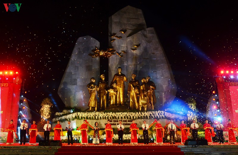 จังหวัดกว๋างบิ่นห์รำลึก63ปีวันประธานโฮจิมินห์เยือนจังหวัด
