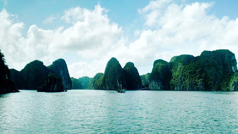 อ่าว ลานหะ  “สวรรค์ที่ถูกหลงลืม”