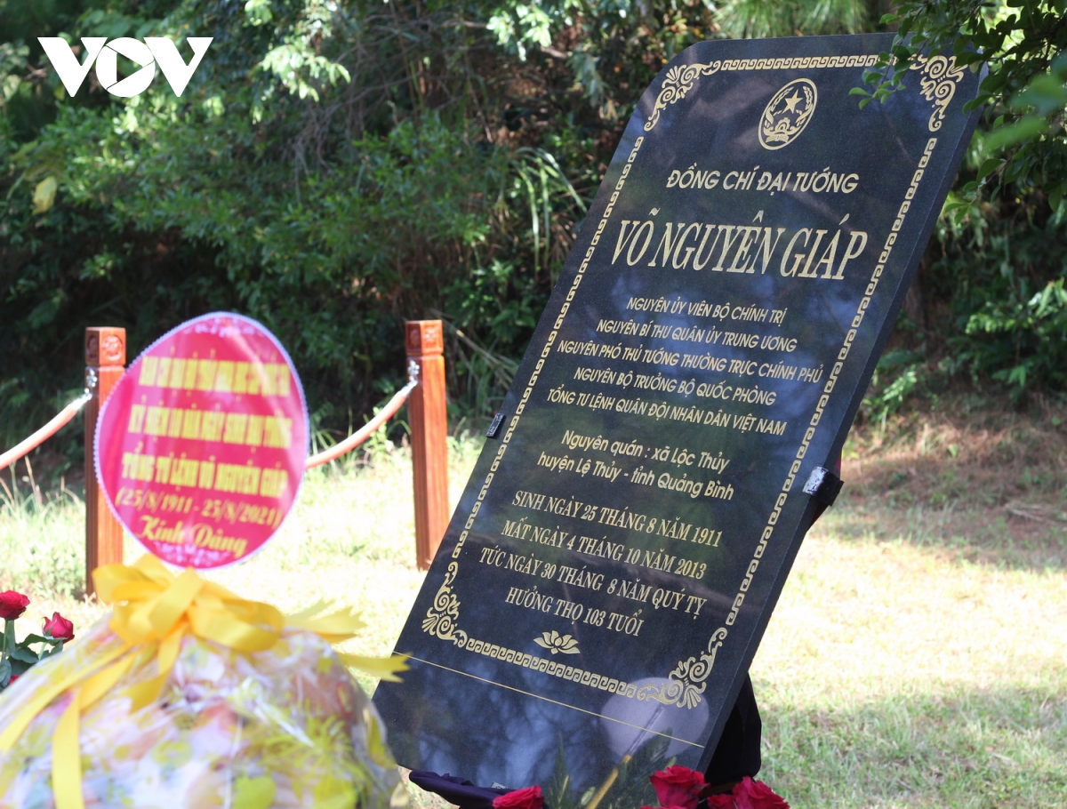 จัดงานรำลึกครบรอบ 110ปีวันคล้ายวันเกิดของท่านพลเอก หวอ เหงวียน ย้าป อย่างสมเกียรติ